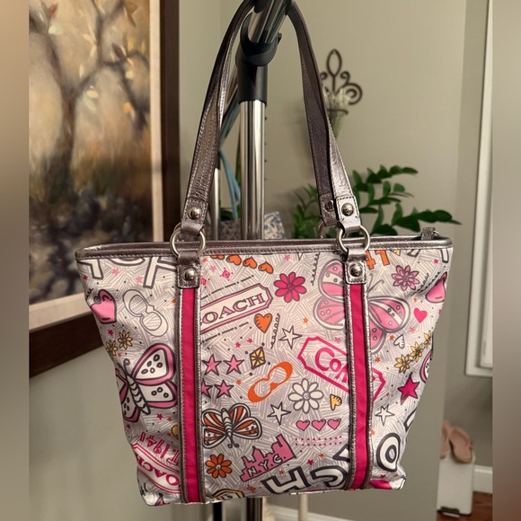 Coach Poppy Graffiti Butterfly Tote Bag EUC - Picture 3 of 6